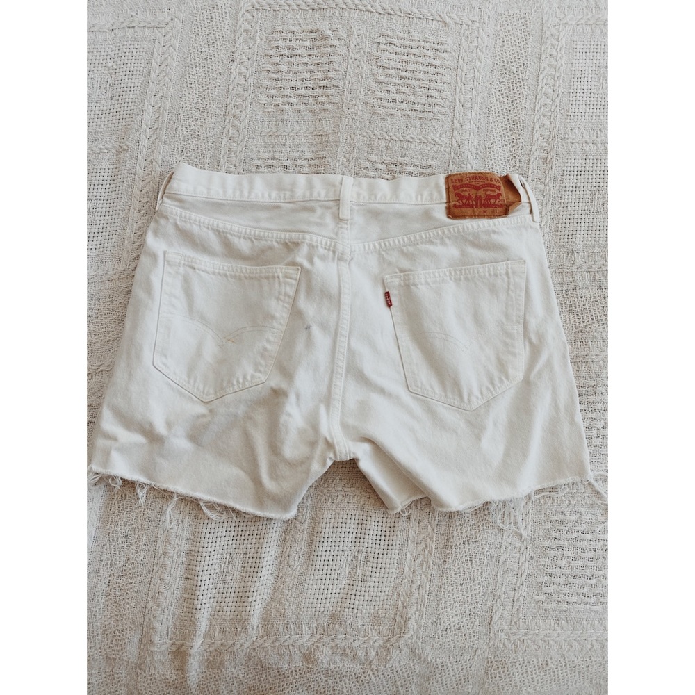 Levi’s Classic White Cut Off Shorts